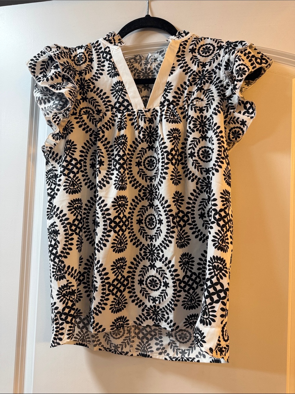 SHEIN Black and White V-Neck Flutter Sleeve Floral Blouse